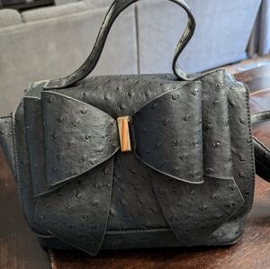 Beautiful Grossi purse in perfect condition, black